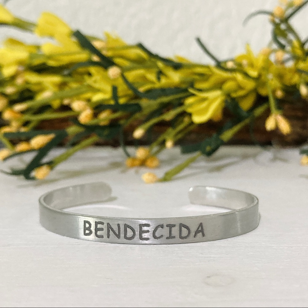 Bendecida Engraved Cuff Bangle - Engraved Bracelet